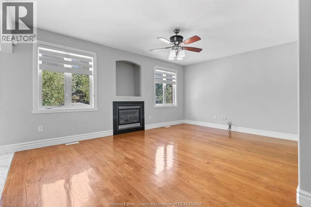21 LAURENTIA DRIVE
