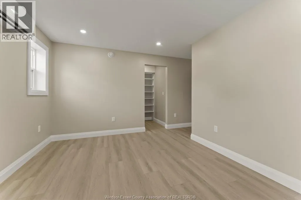 854 University Unit# UPPER