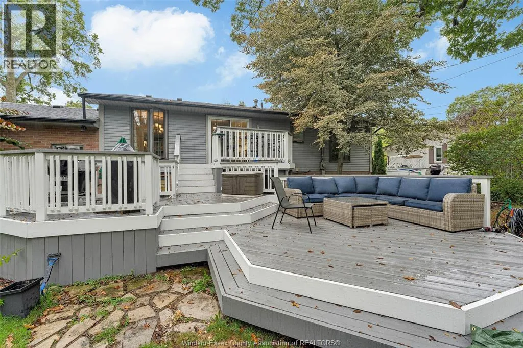 625 Maple AVENUE