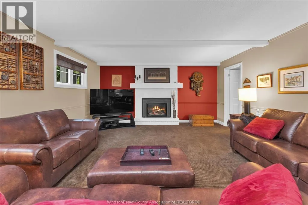 625 Maple AVENUE