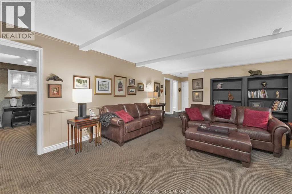 625 Maple AVENUE