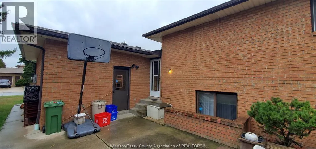 1735 HOMESTEAD LANE
