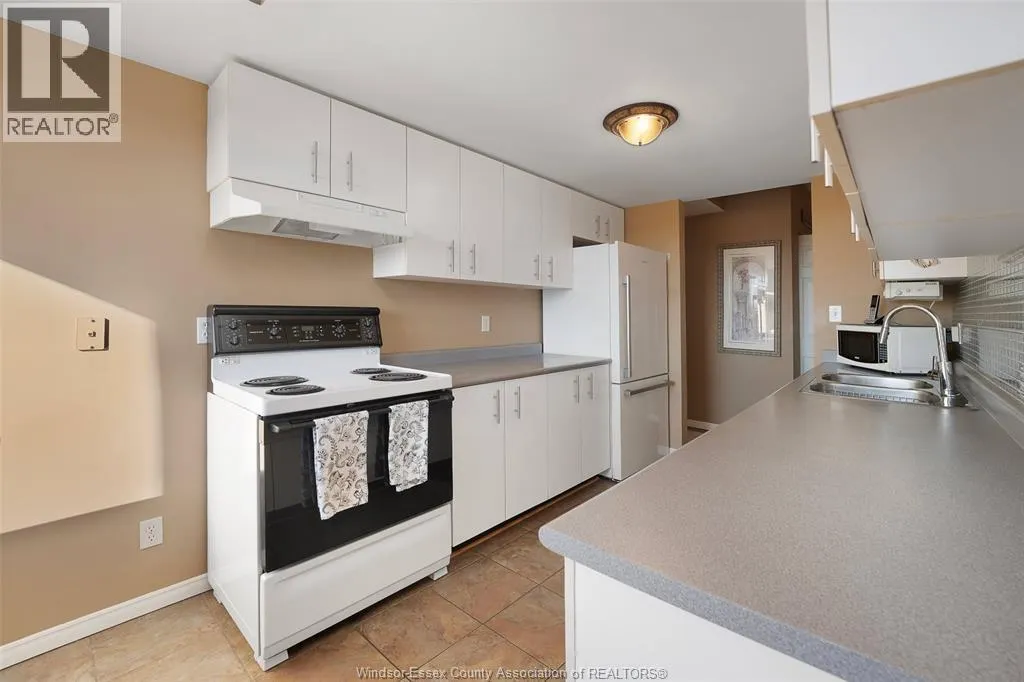8335 WYANDOTTE STREET East Unit# 502