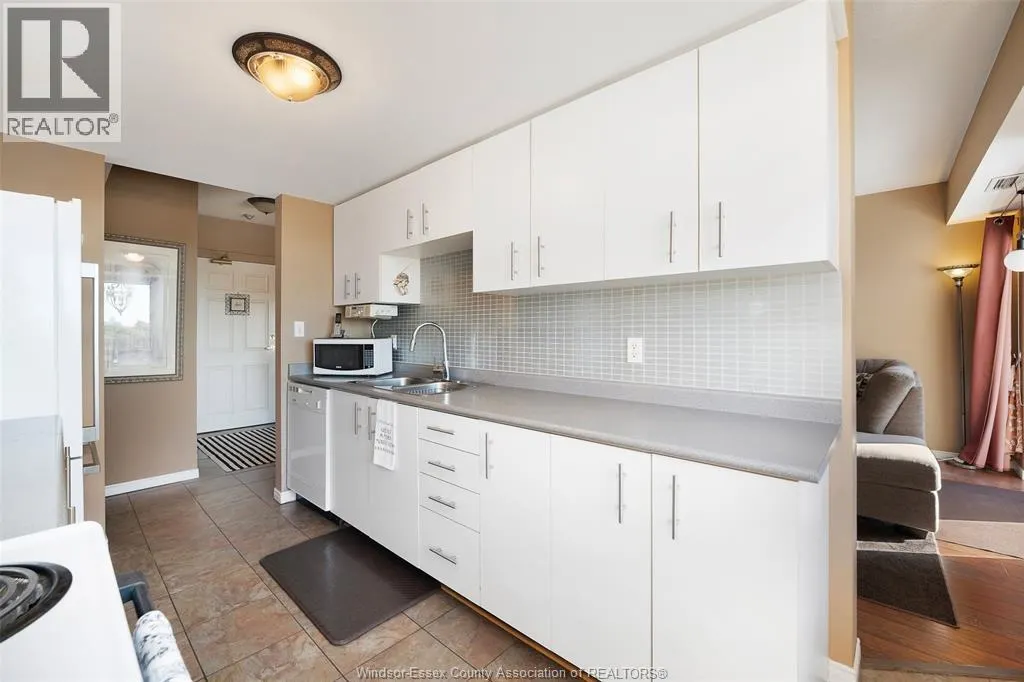 8335 WYANDOTTE STREET East Unit# 502