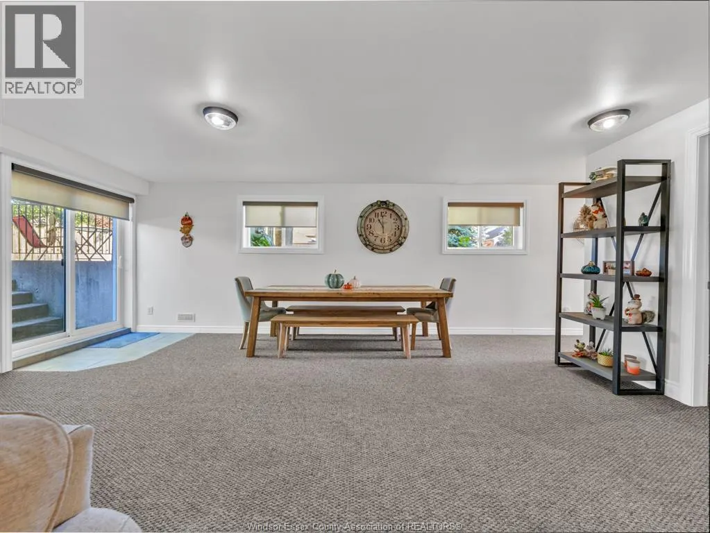 2 Normandy AVENUE