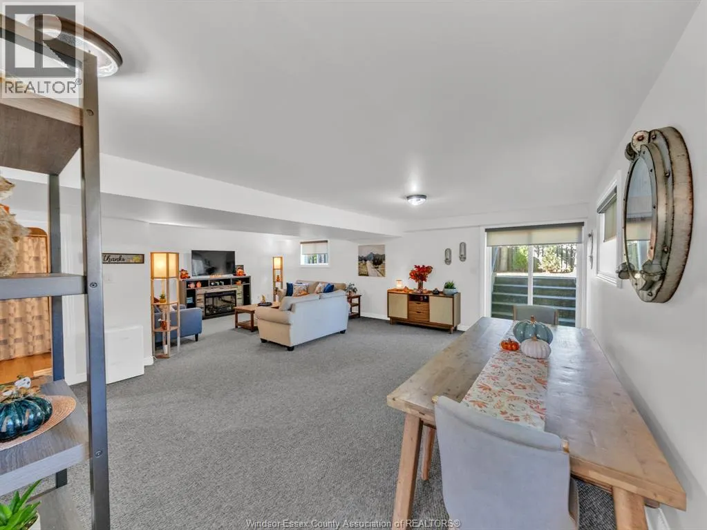 2 Normandy AVENUE