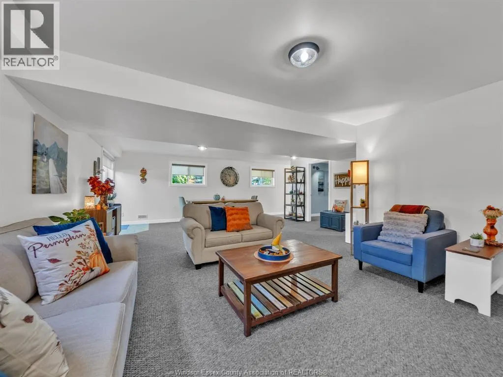2 Normandy AVENUE