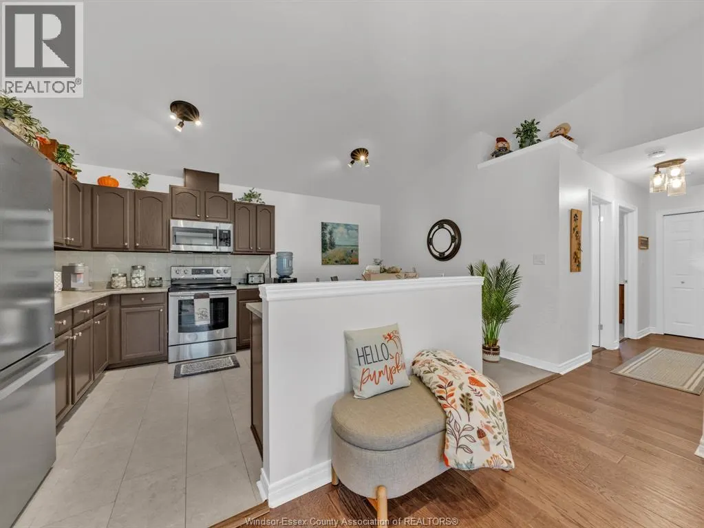 2 Normandy AVENUE