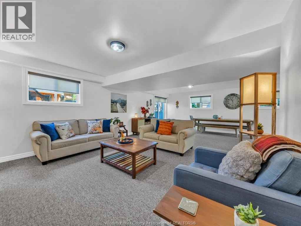 2 Normandy AVENUE