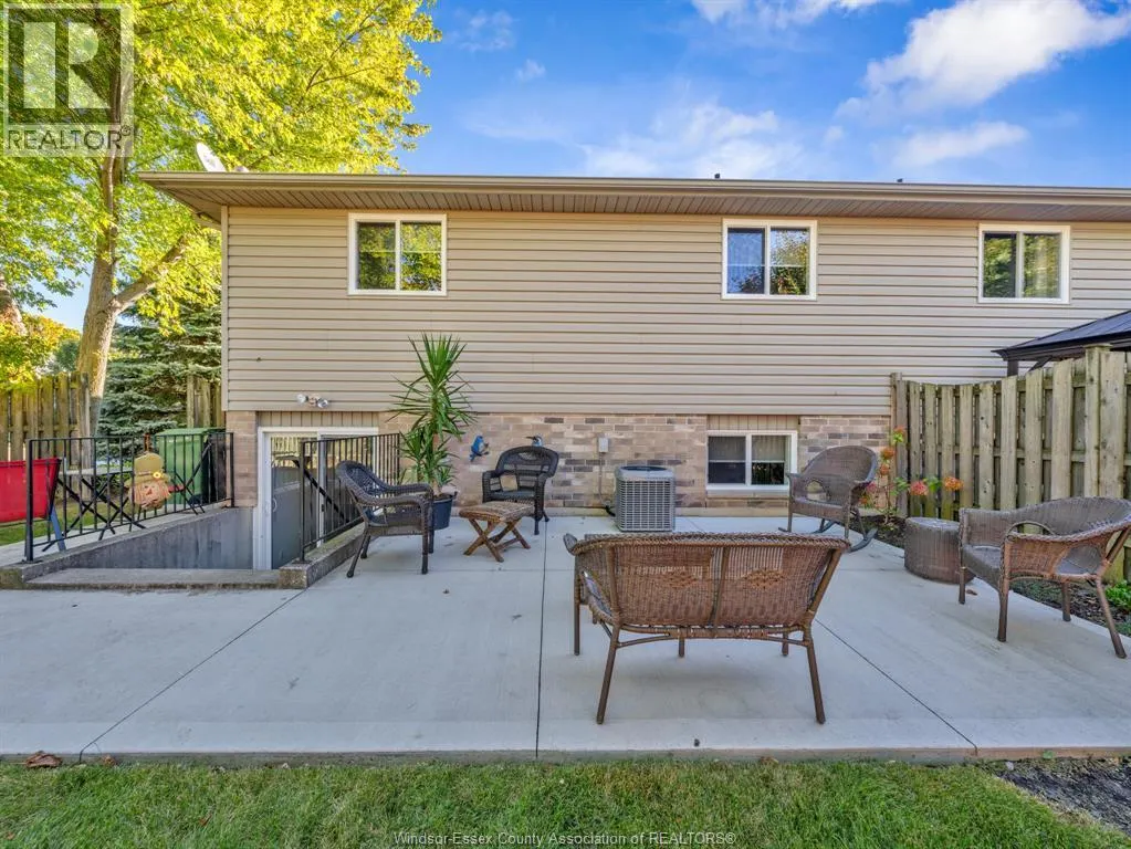 2 Normandy AVENUE