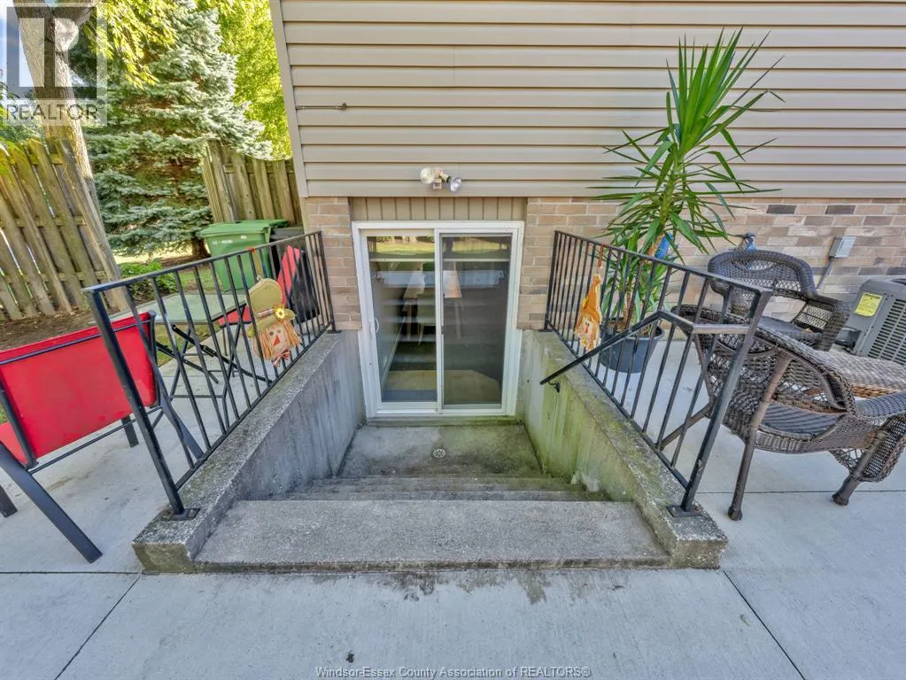 2 Normandy AVENUE