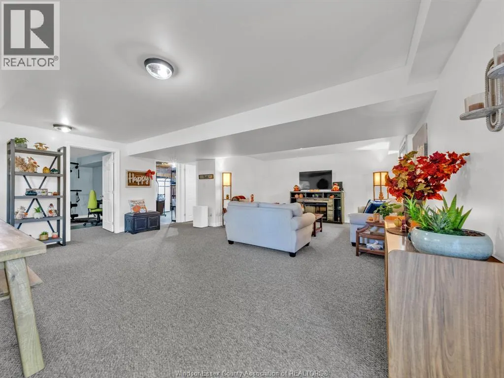 2 Normandy AVENUE