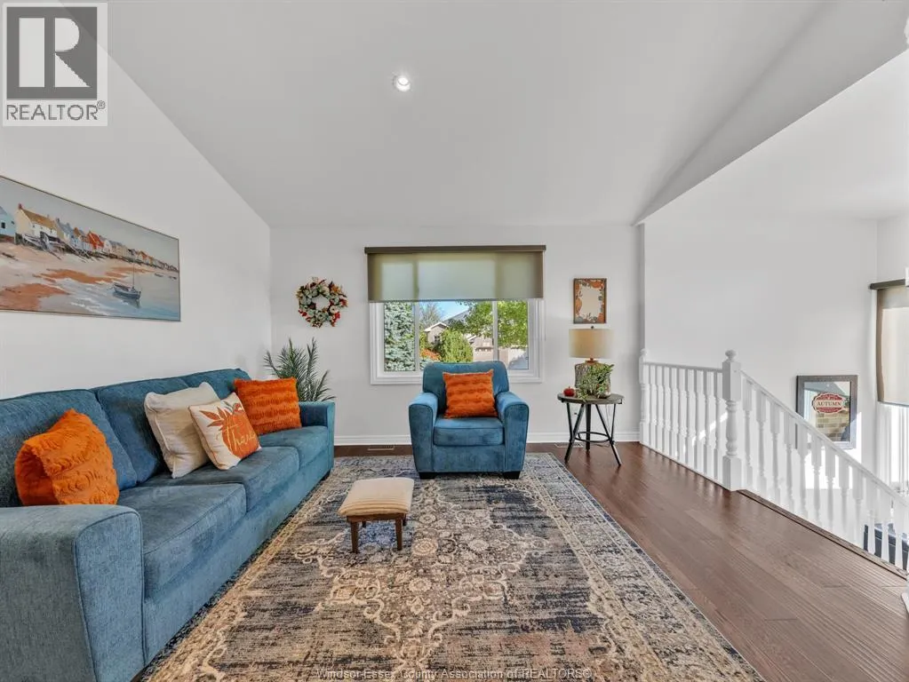 2 Normandy AVENUE