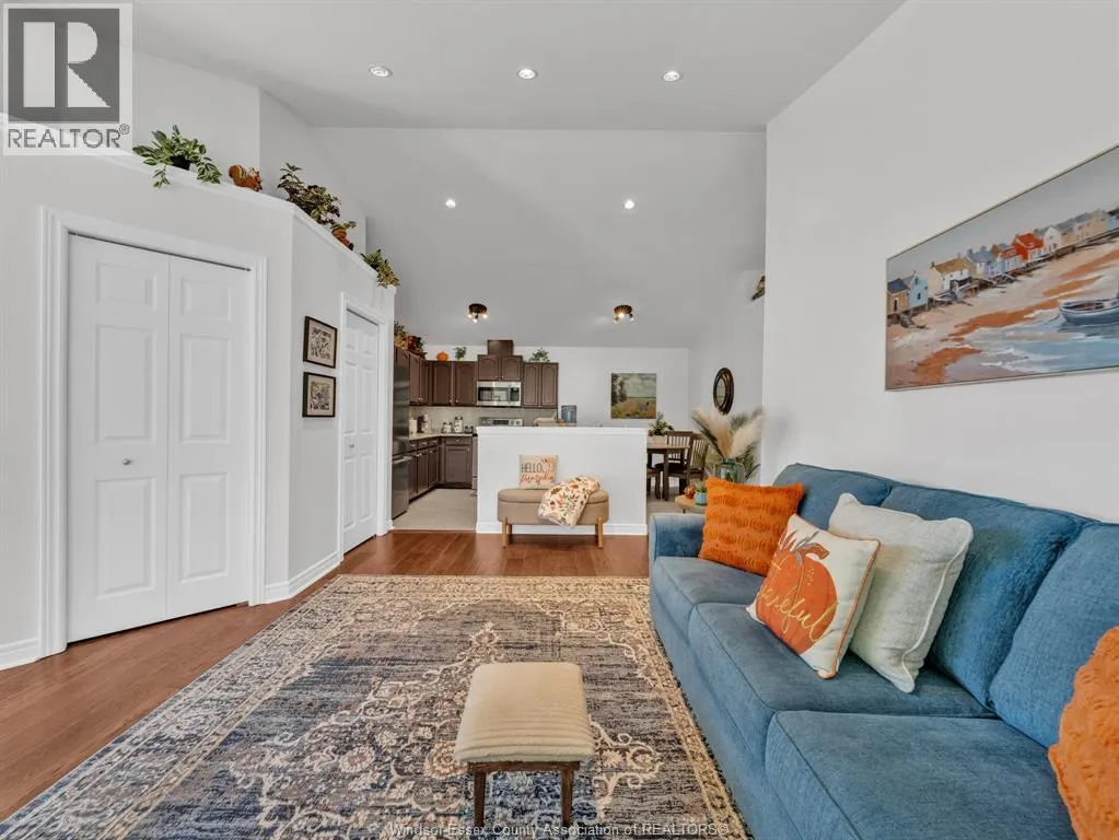 2 Normandy AVENUE