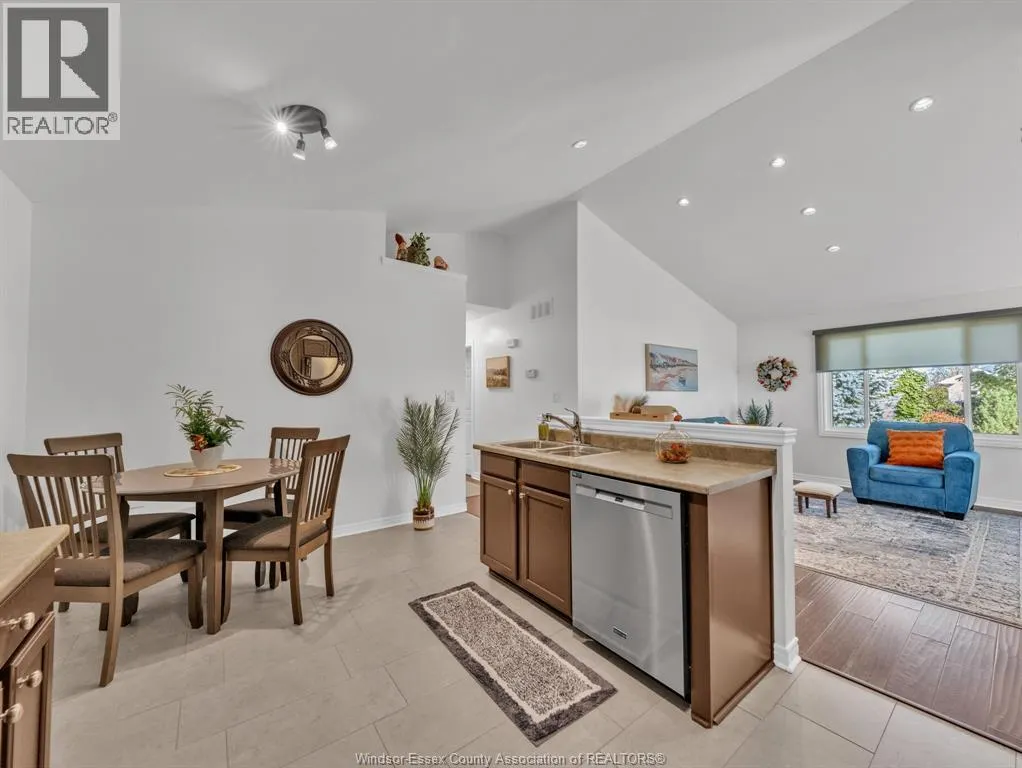 2 Normandy AVENUE