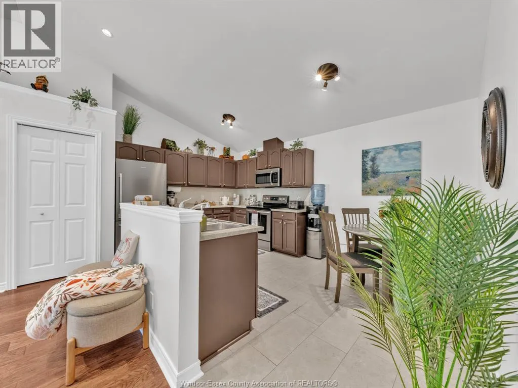 2 Normandy AVENUE
