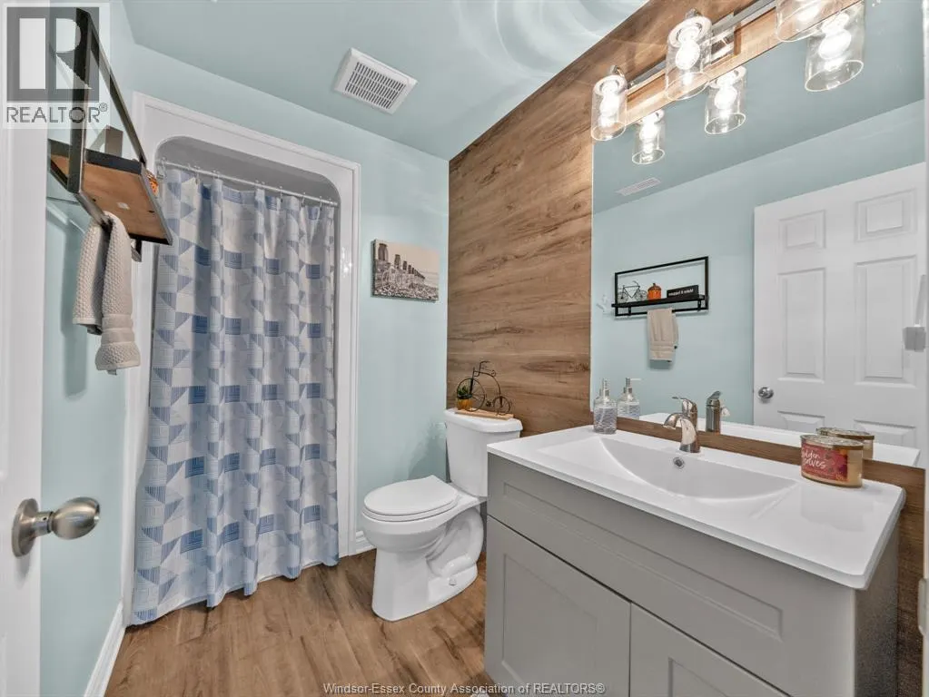 2 Normandy AVENUE