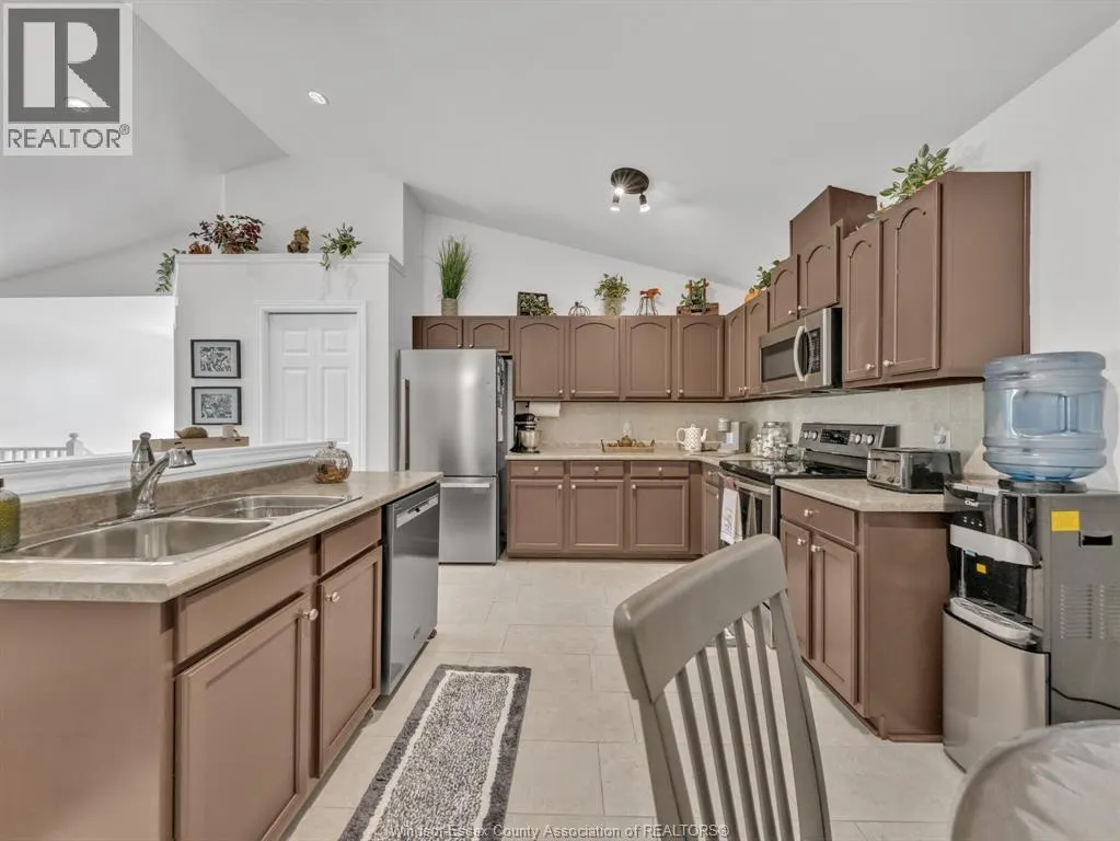 2 Normandy AVENUE
