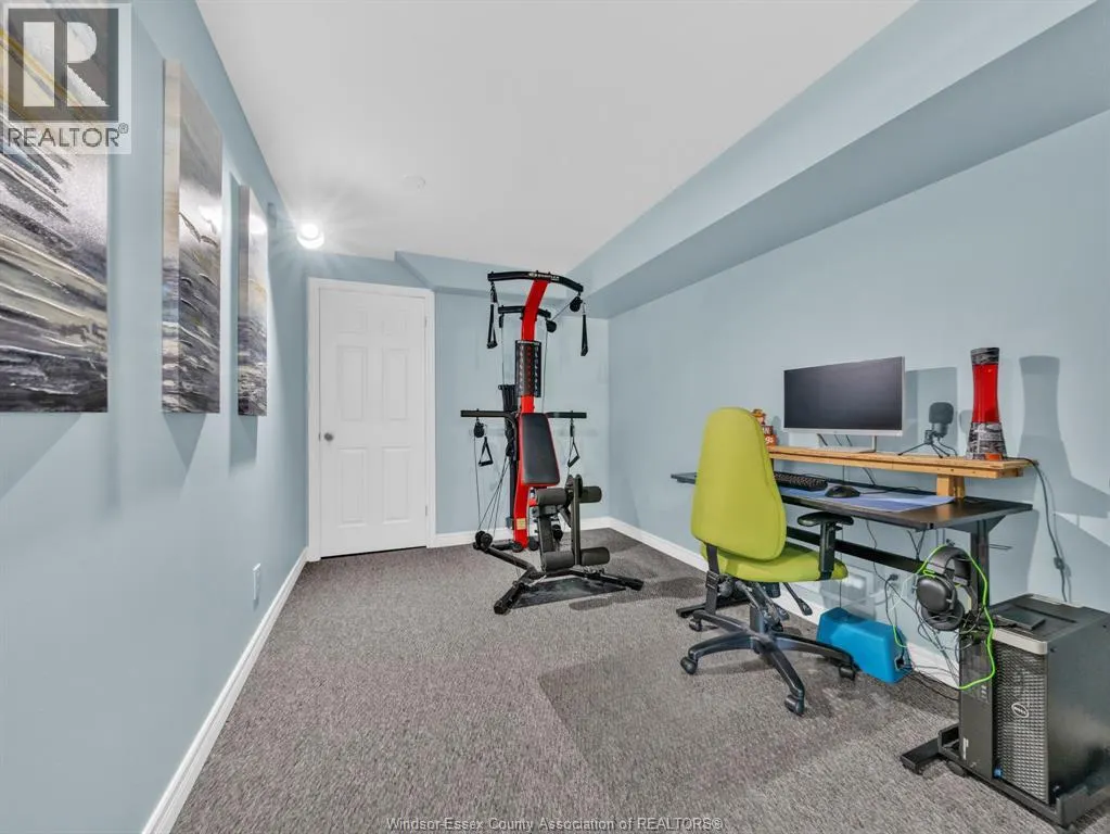 2 Normandy AVENUE