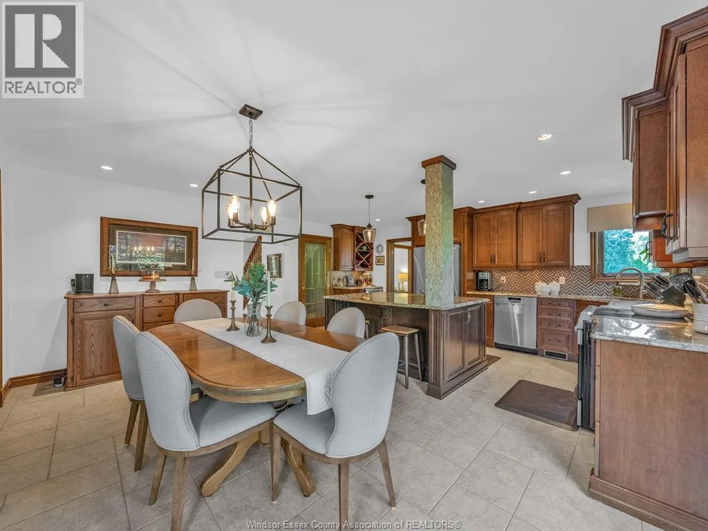 512 Cambridge COURT