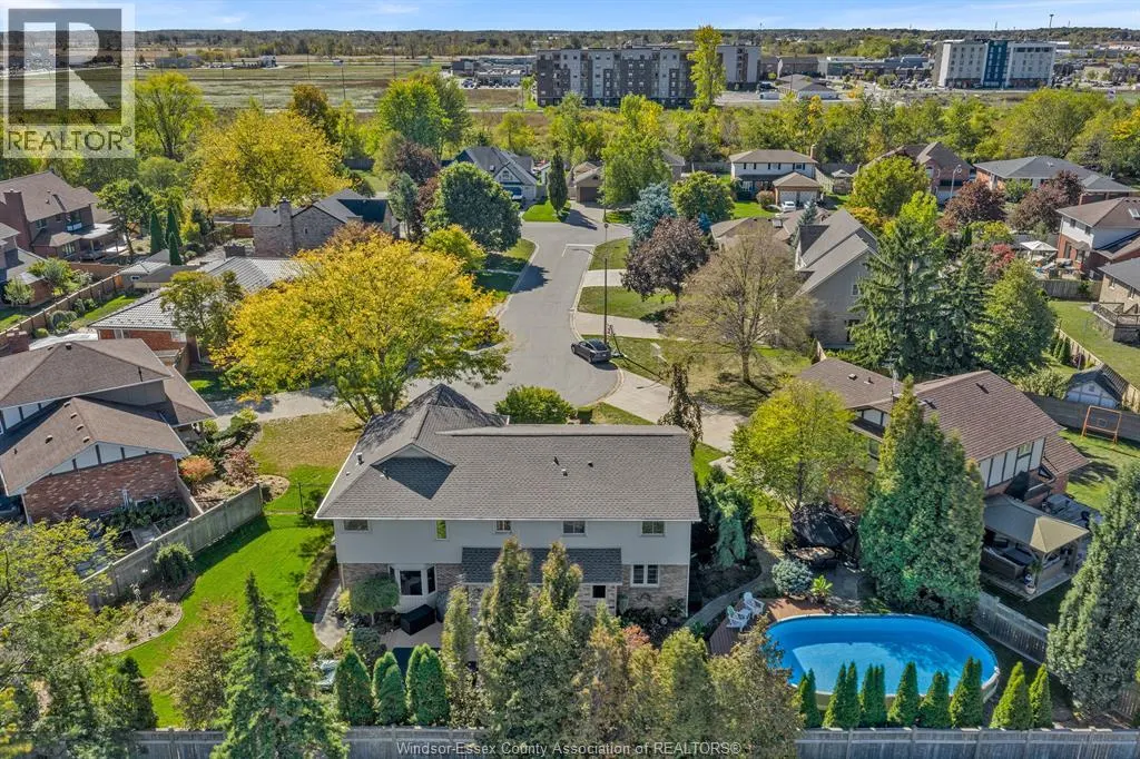 512 Cambridge COURT