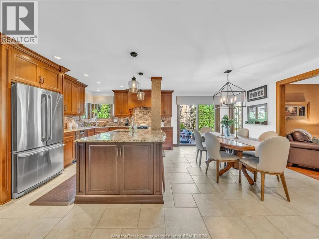 512 Cambridge COURT