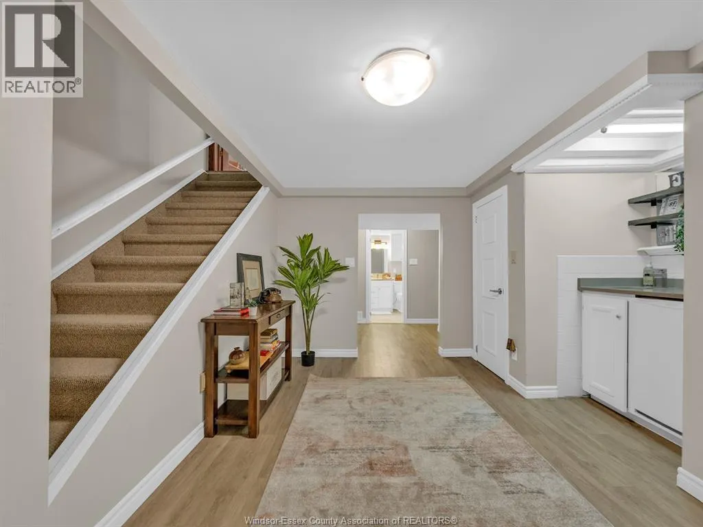 512 Cambridge COURT