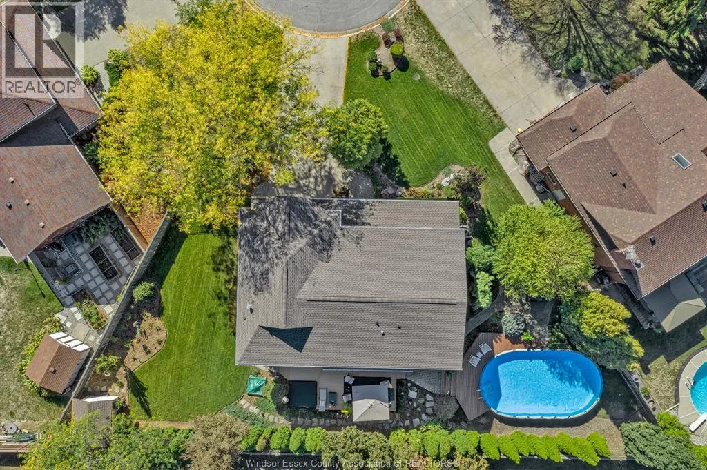 512 Cambridge COURT