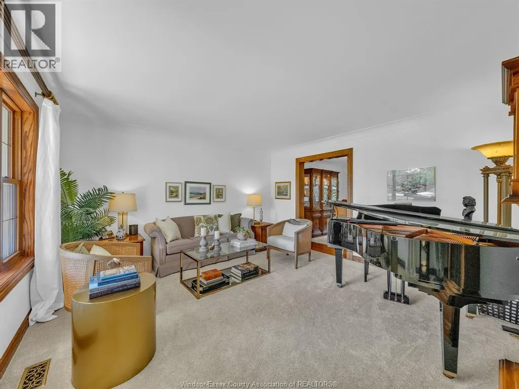 512 Cambridge COURT