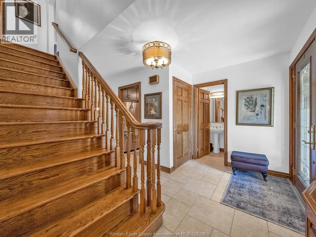 512 Cambridge COURT