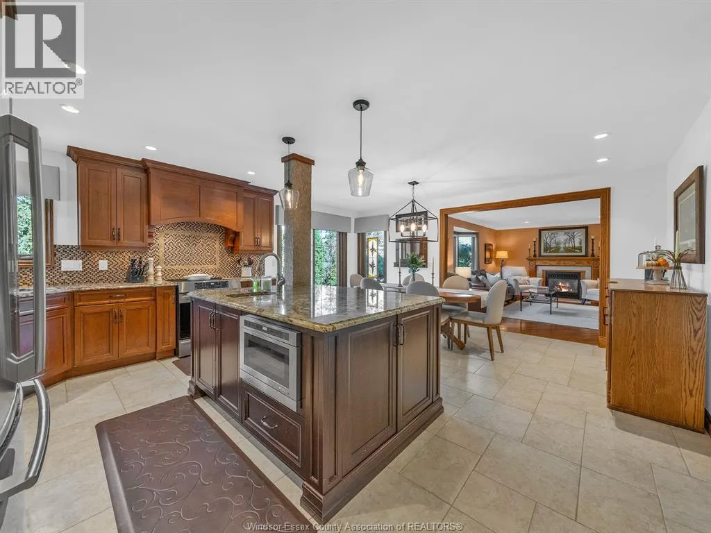 512 Cambridge COURT