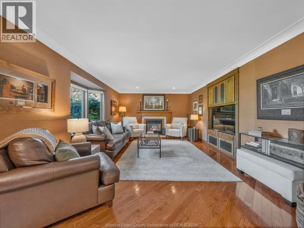 512 Cambridge COURT