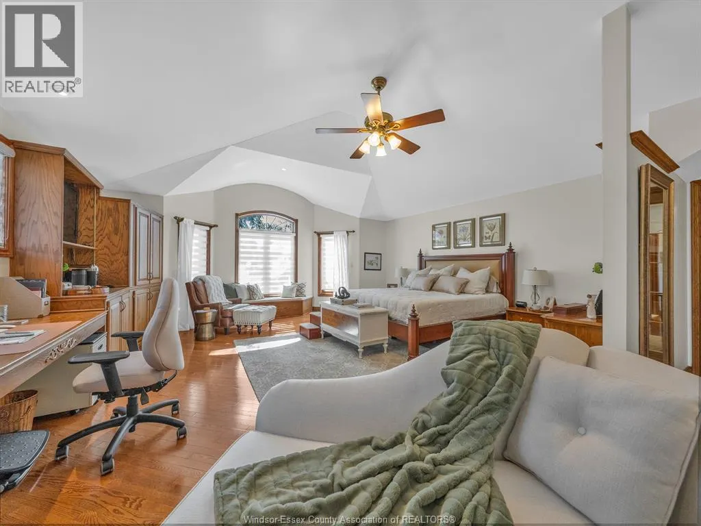 512 Cambridge COURT