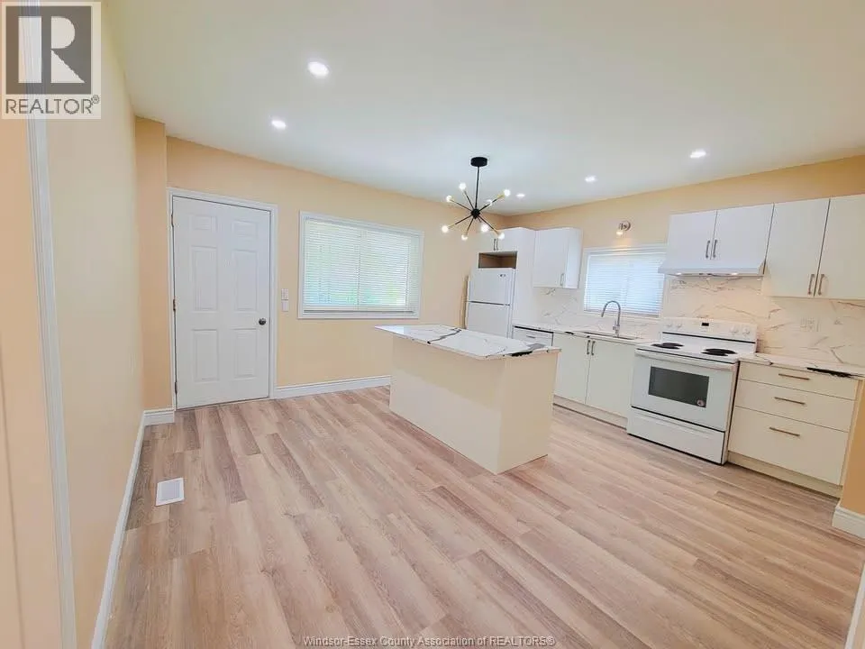 680 Caron AVENUE Unit# 1