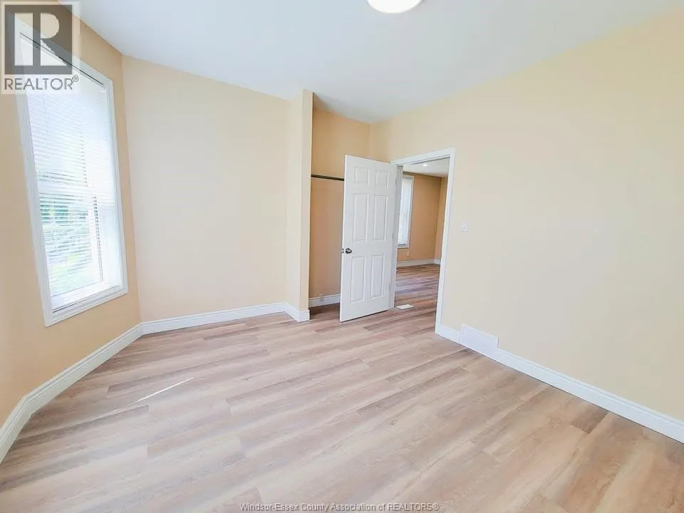 680 Caron AVENUE Unit# 1
