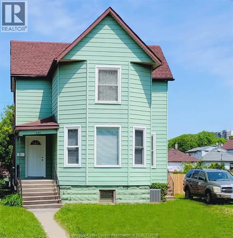 680 Caron AVENUE Unit# 1