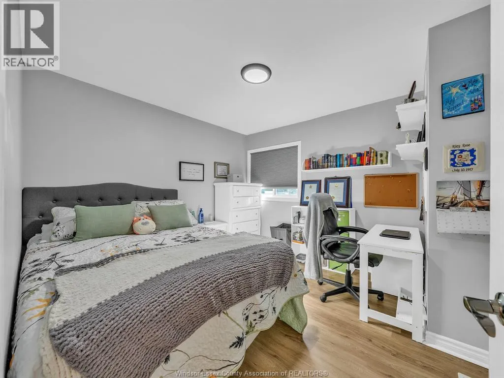 7 LONGBEACH DRIVE