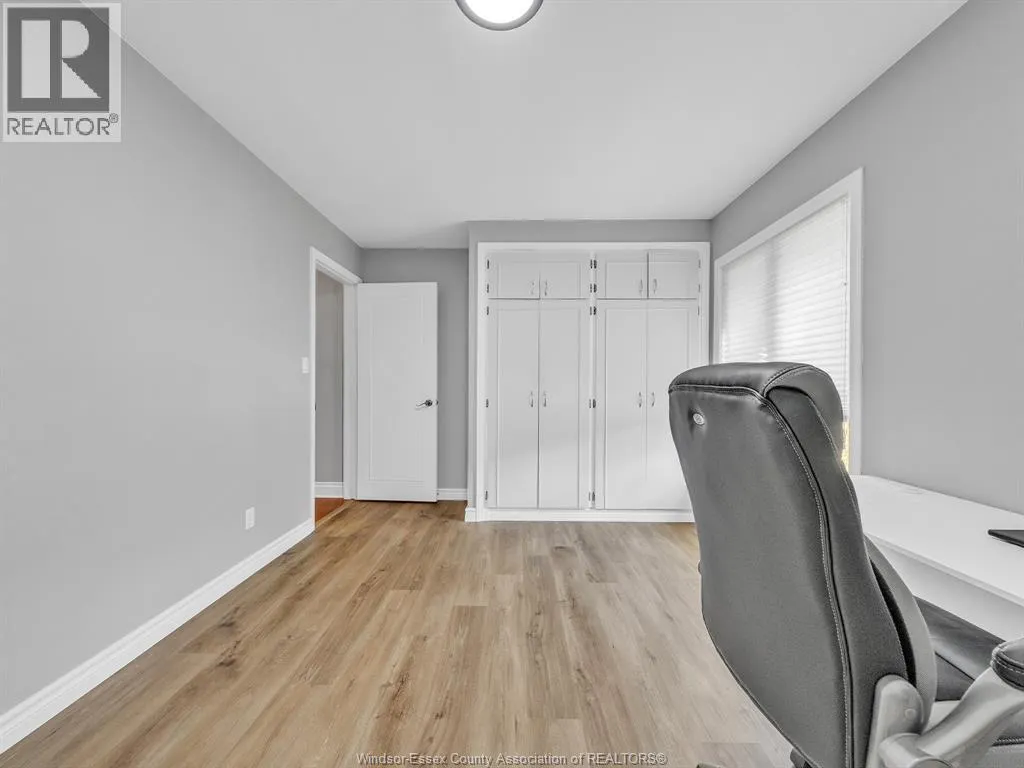 7 LONGBEACH DRIVE