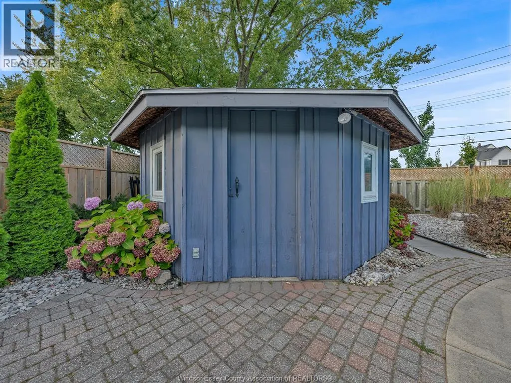 7 LONGBEACH DRIVE