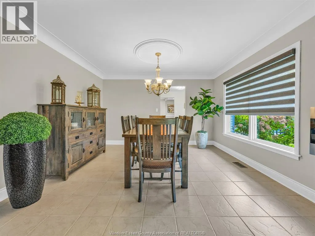 7 LONGBEACH DRIVE