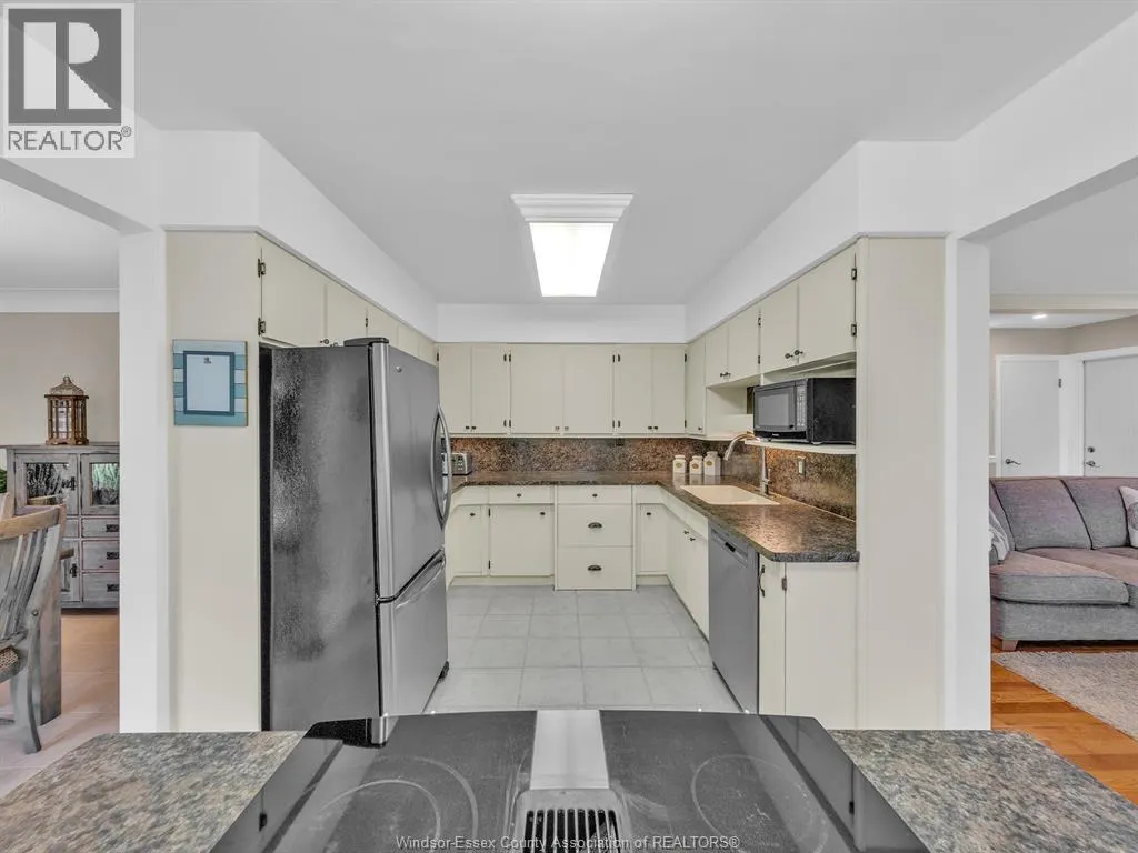 7 LONGBEACH DRIVE