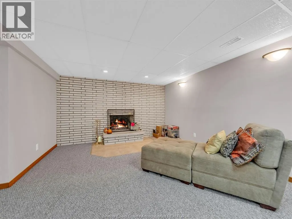 7 LONGBEACH DRIVE