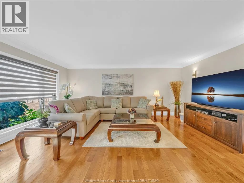 7 LONGBEACH DRIVE