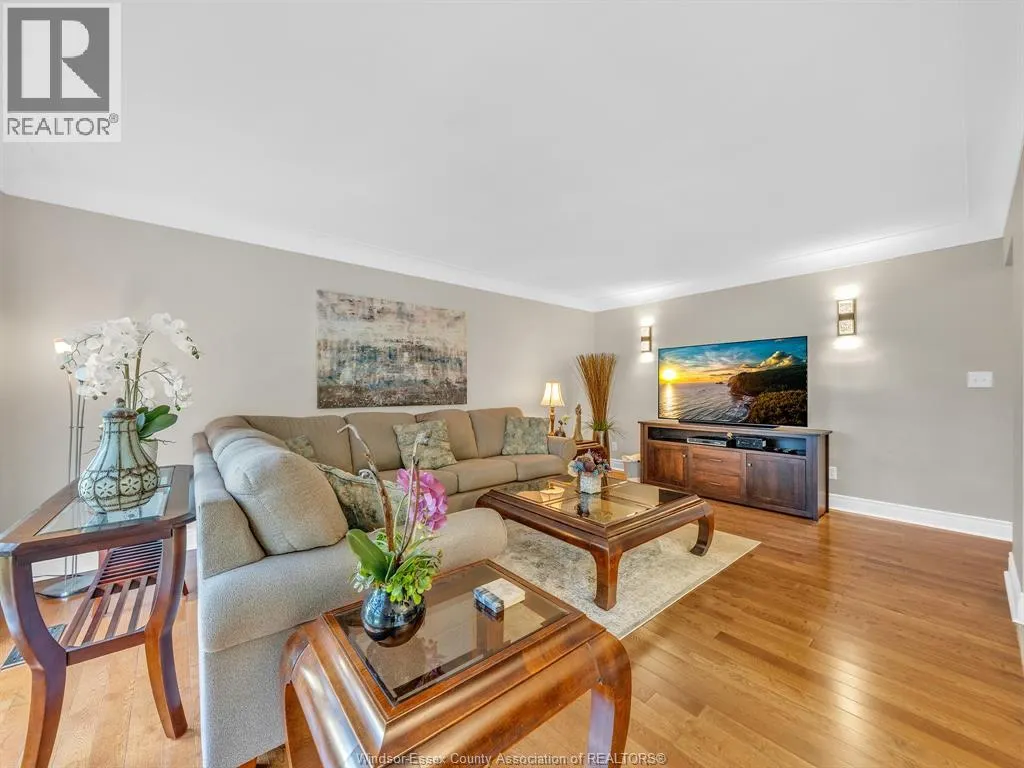 7 LONGBEACH DRIVE