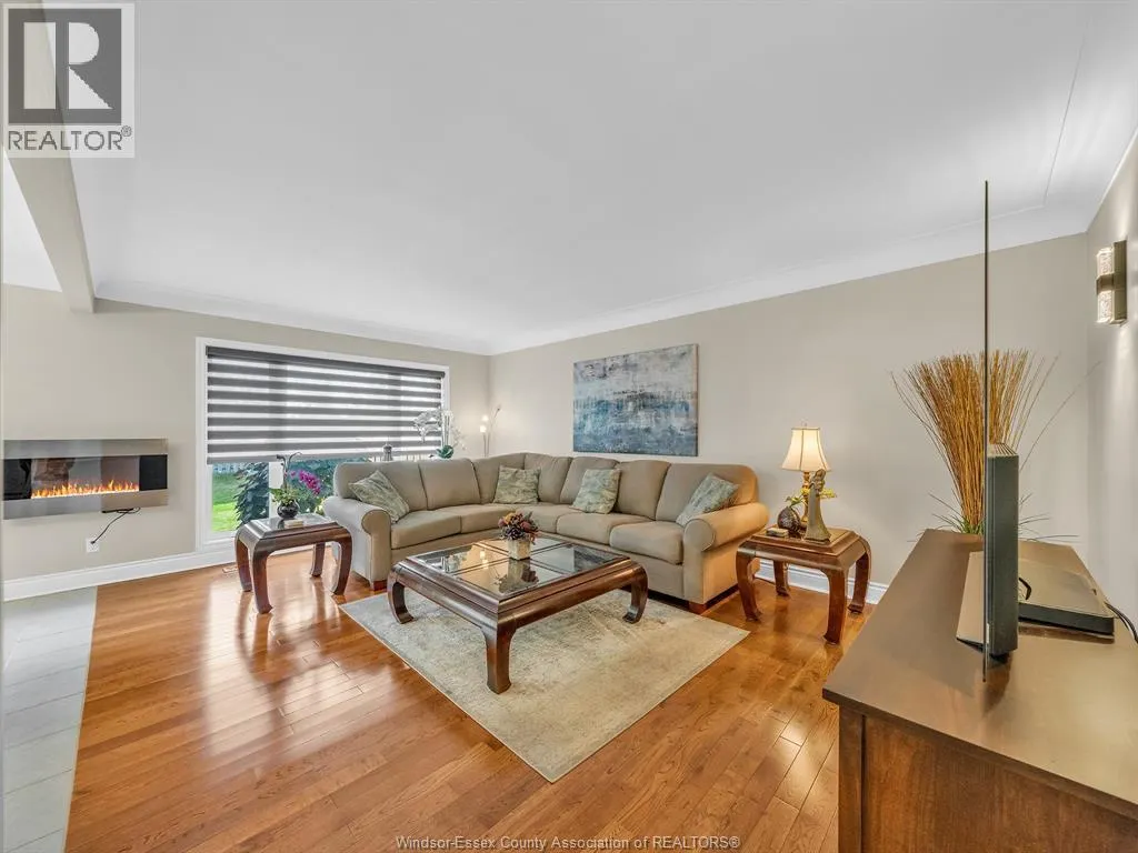 7 LONGBEACH DRIVE