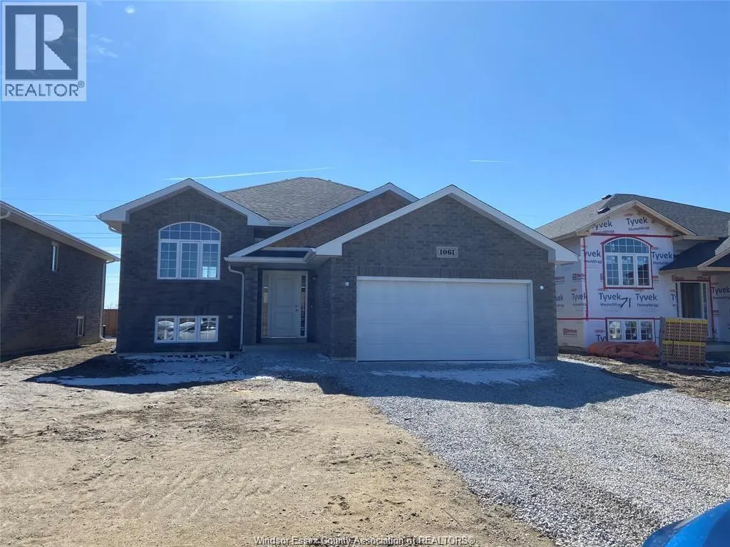 1061 ASPEN RIDGE CRESCENT