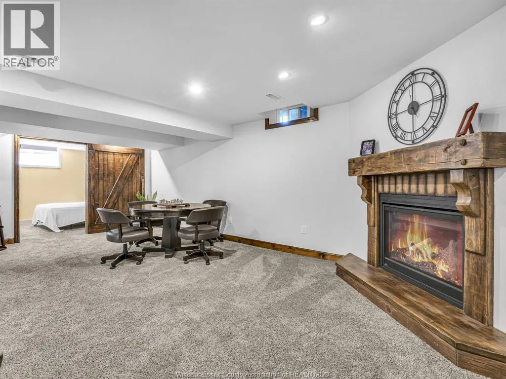 633 COMMISSO CRESCENT