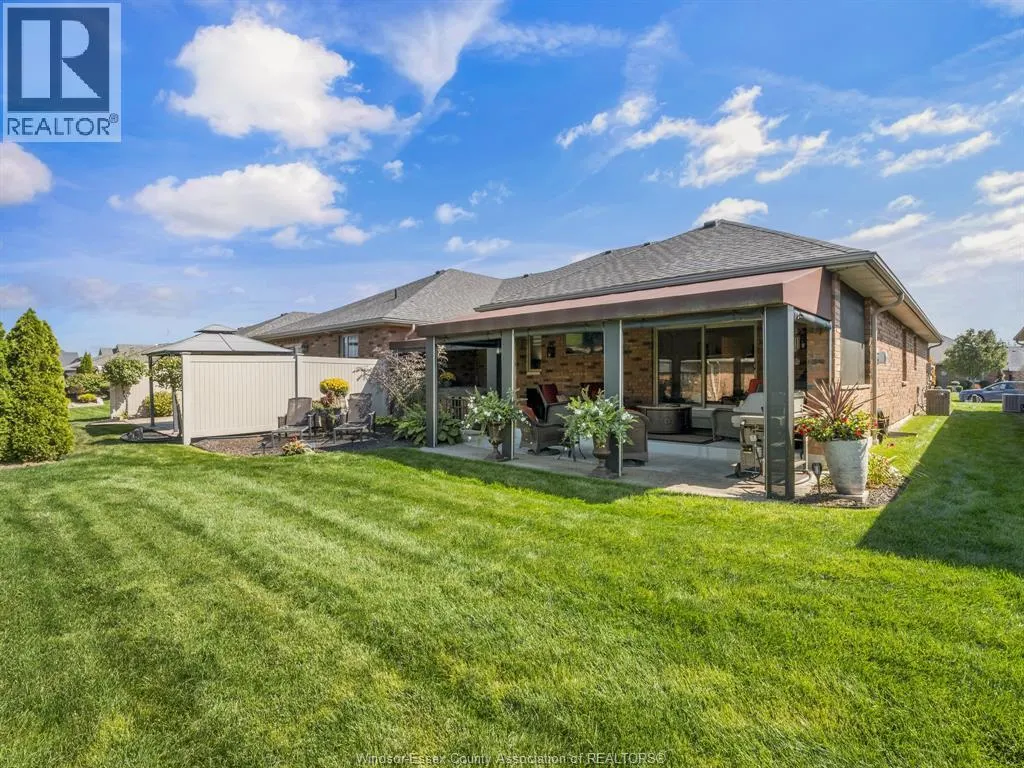 633 COMMISSO CRESCENT