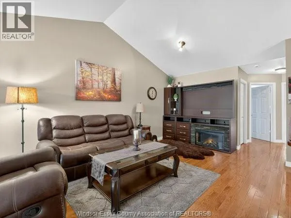 4553 TUMBLEWEED CRESCENT