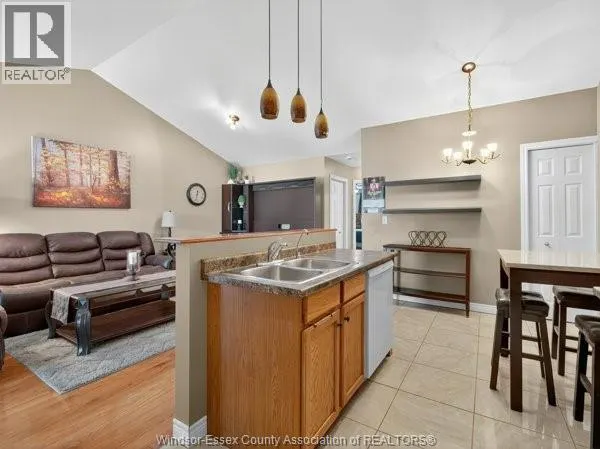 4553 TUMBLEWEED CRESCENT